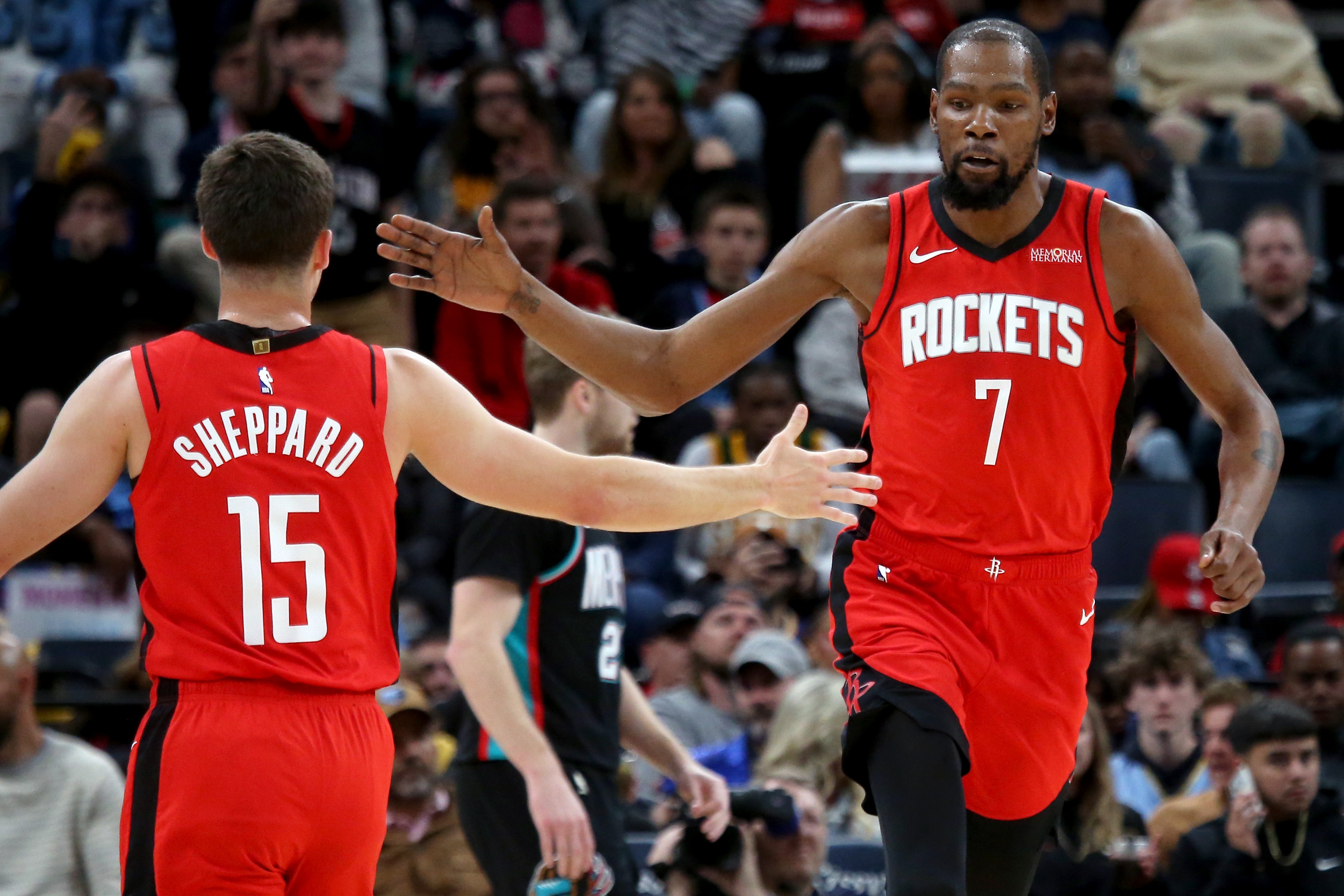 NBA战报:马刺九连胜延续 火箭三连胜巩固前六 掘金锁定季后赛席位 NBA战报:马刺九连胜延续 火箭三连胜巩固前六 掘金锁定季后赛席位