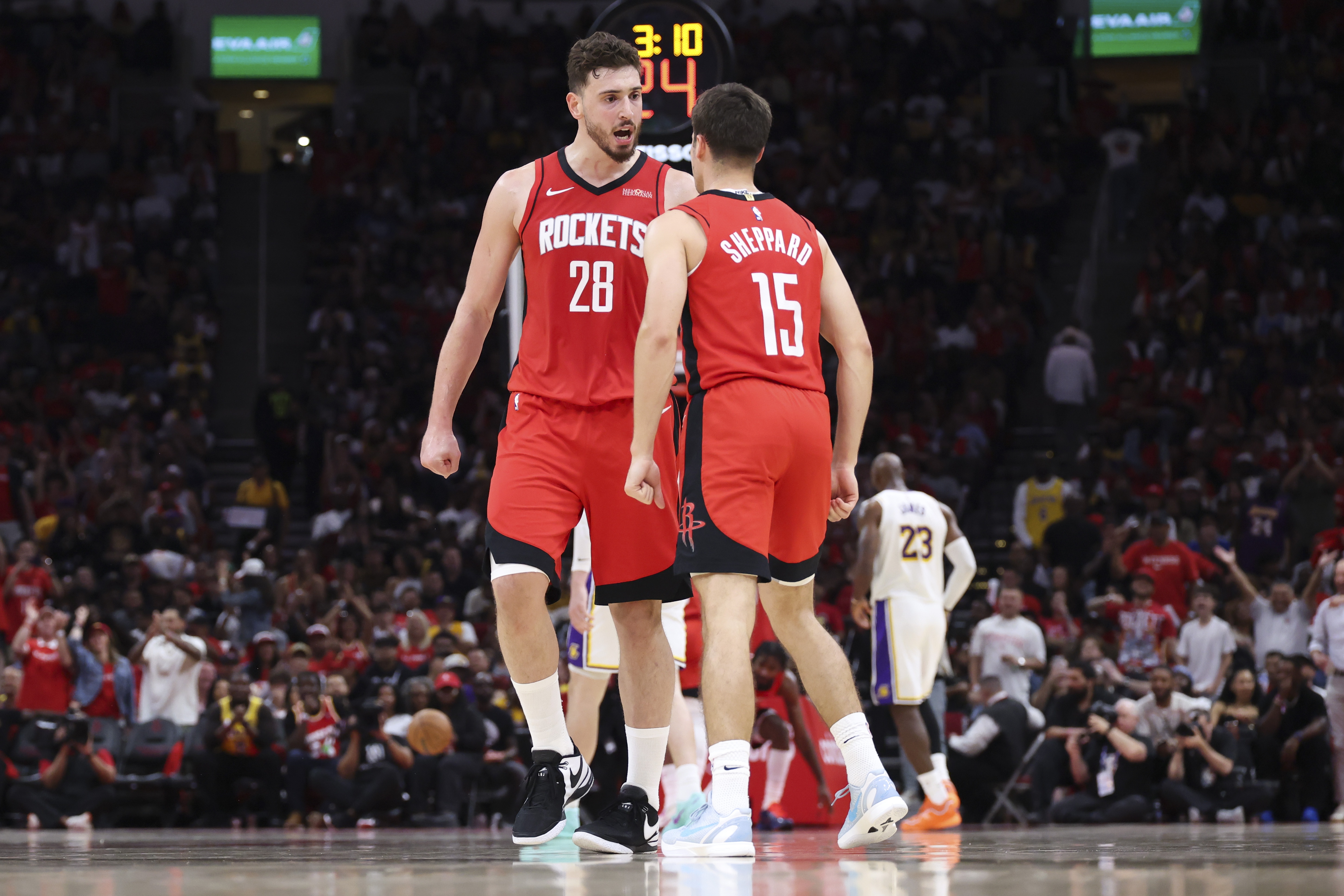 0-3到2-3!乌度卡G3后暴怒骂醒全队 探花谢泼德关键时刻抢断勒布朗 0-3到2-3!乌度卡G3后暴怒骂醒全队 探花谢泼德关键时刻抢断勒布朗