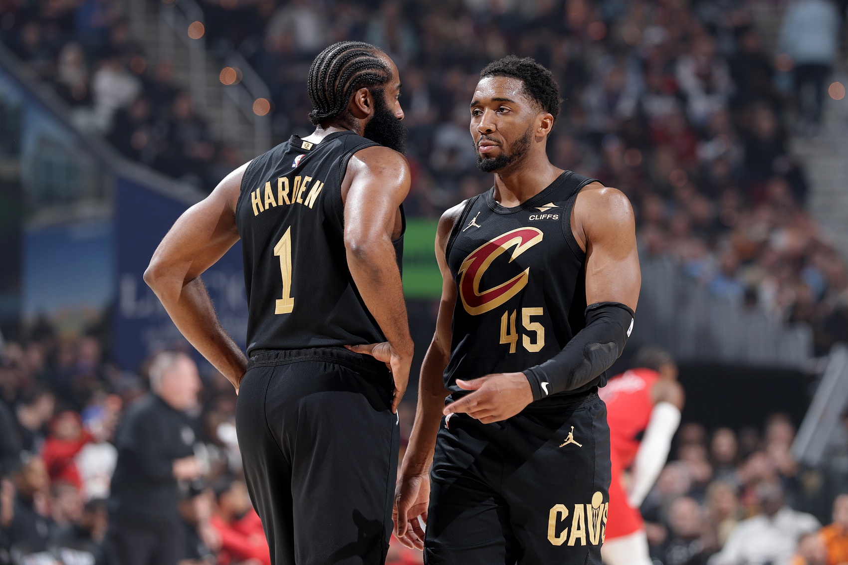 米切尔第35次季后赛30+ 追平约基奇塔图姆并列现役第七 米切尔第35次季后赛30+ 追平约基奇塔图姆并列现役第七